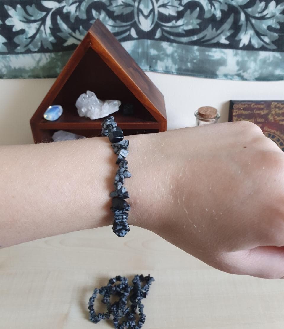 "Snowflake Obsidian Chip Bracelet"